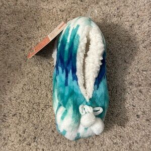 Blue/green Sherpa lined cozy socks, new with tags